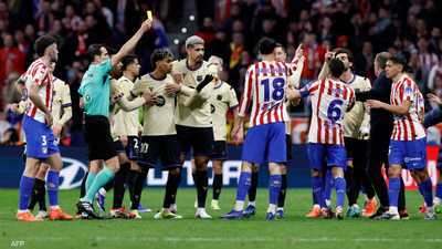 "هدف كوميدي" وليلة كارثية لبرشلونة.. فليك يحذر بعد الهزيمة