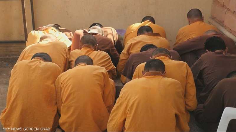 مصادرنا: نقل آخر قافلة من معتقلي داعش من سوريا نحو العراق