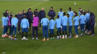 بعد "كارثة" أتلتيكو مدريد.. هكذا وبخ فليك لاعبي برشلونة