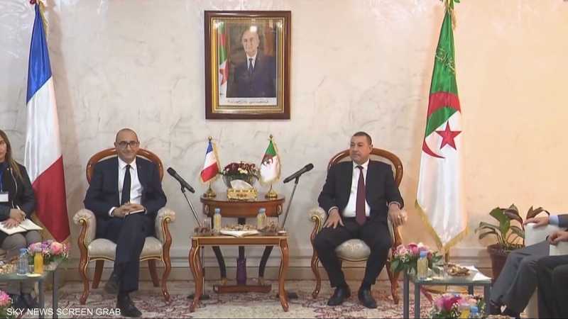 توقعات بانفراج العلاقات بين الجزائر وفرنسا