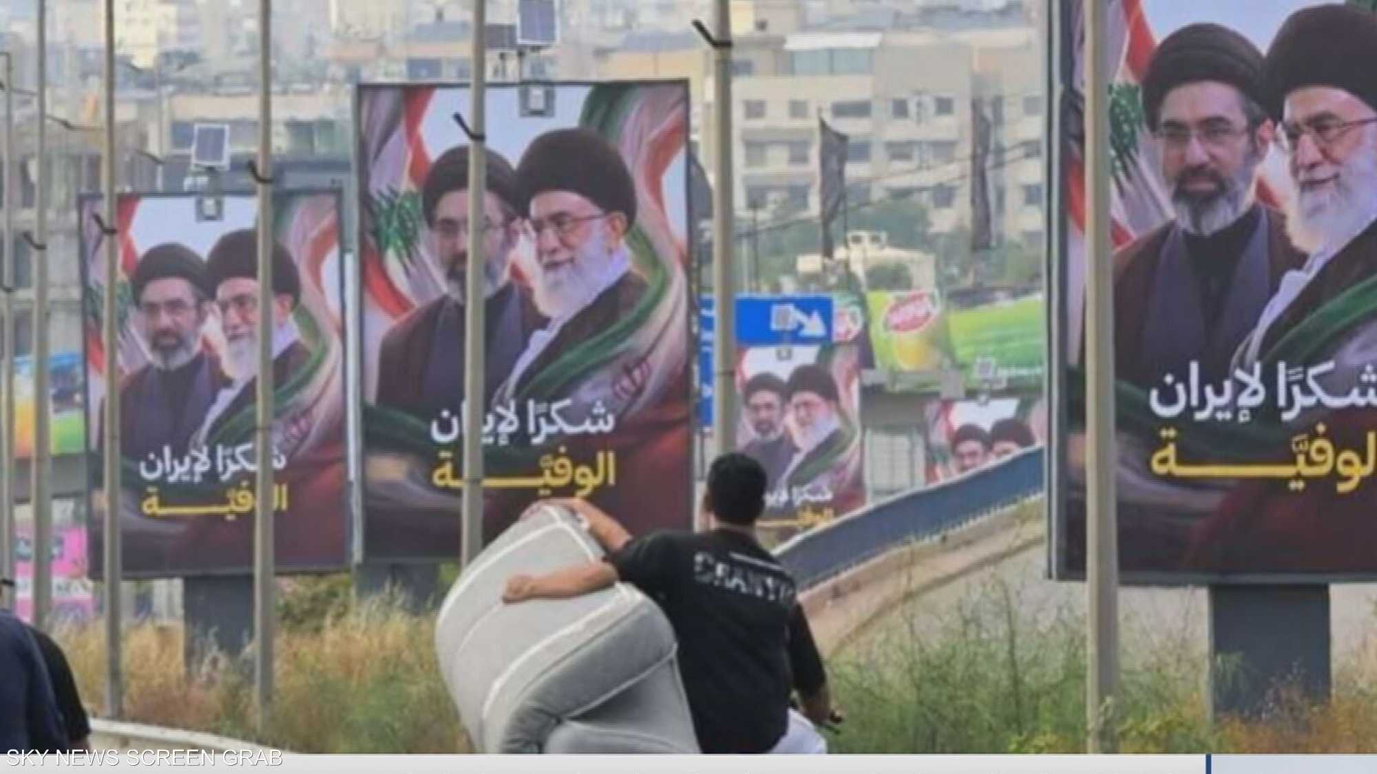 شكرا لإيران الوفية.. لافتات تثير الجدل بشوارع لبنان!