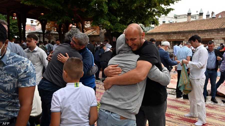 بعد أداء صلاة العيد في البوسنة
